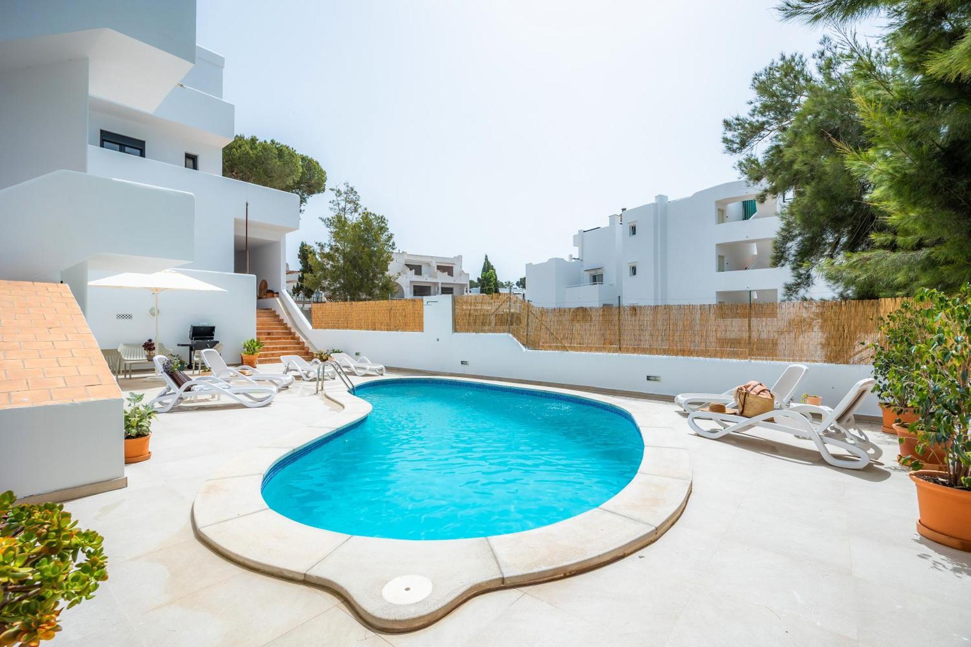 Apartment White 3